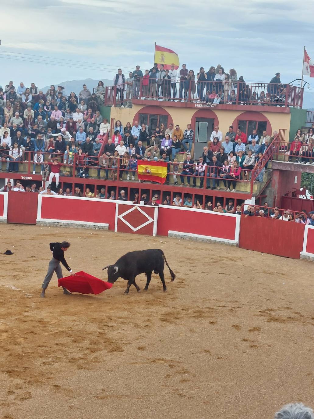 San Miguel de Valero disfruta con su fiesta y los toros