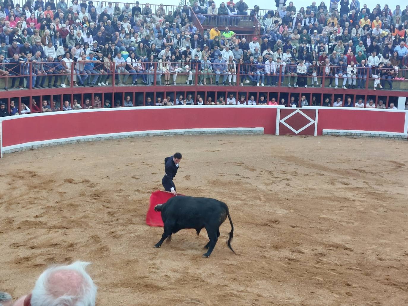 San Miguel de Valero disfruta con su fiesta y los toros