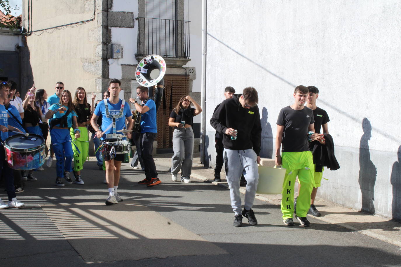 Emotivo y animado inicio de fiestas en San Miguel de Valero