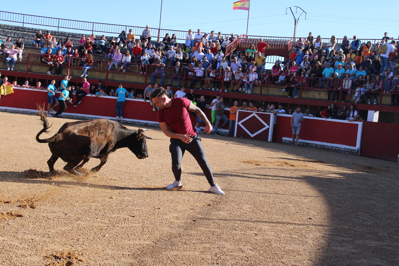 Emotivo y animado inicio de fiestas en San Miguel de Valero