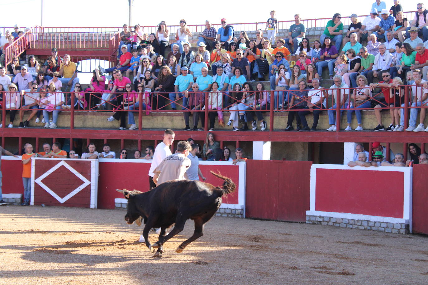 Emotivo y animado inicio de fiestas en San Miguel de Valero