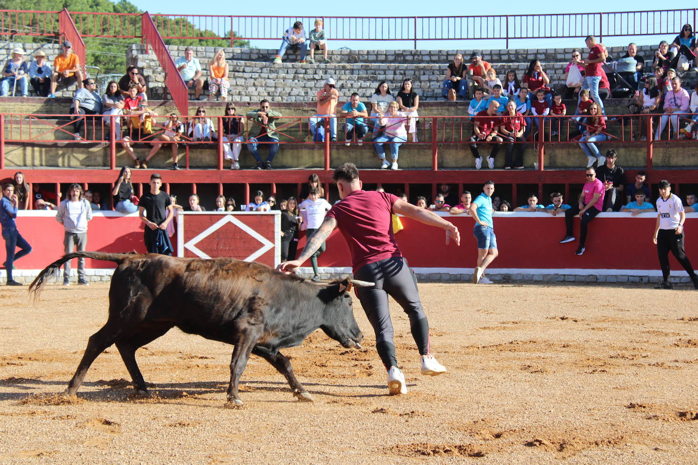 Emotivo y animado inicio de fiestas en San Miguel de Valero
