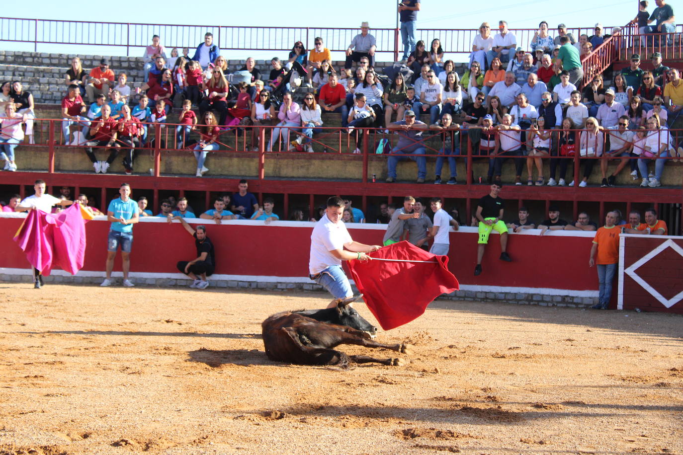 Emotivo y animado inicio de fiestas en San Miguel de Valero