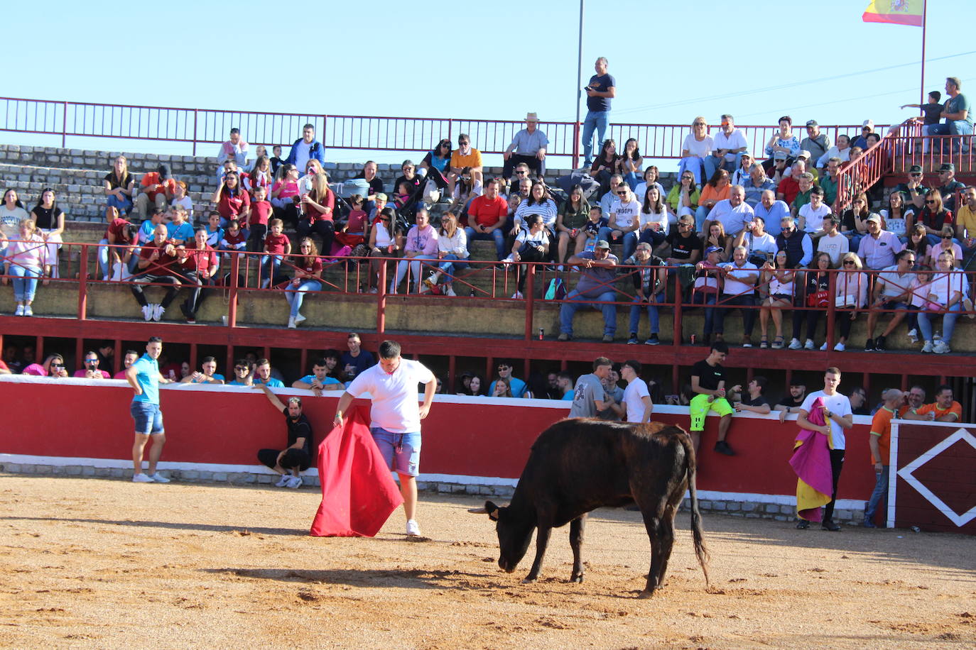 Emotivo y animado inicio de fiestas en San Miguel de Valero