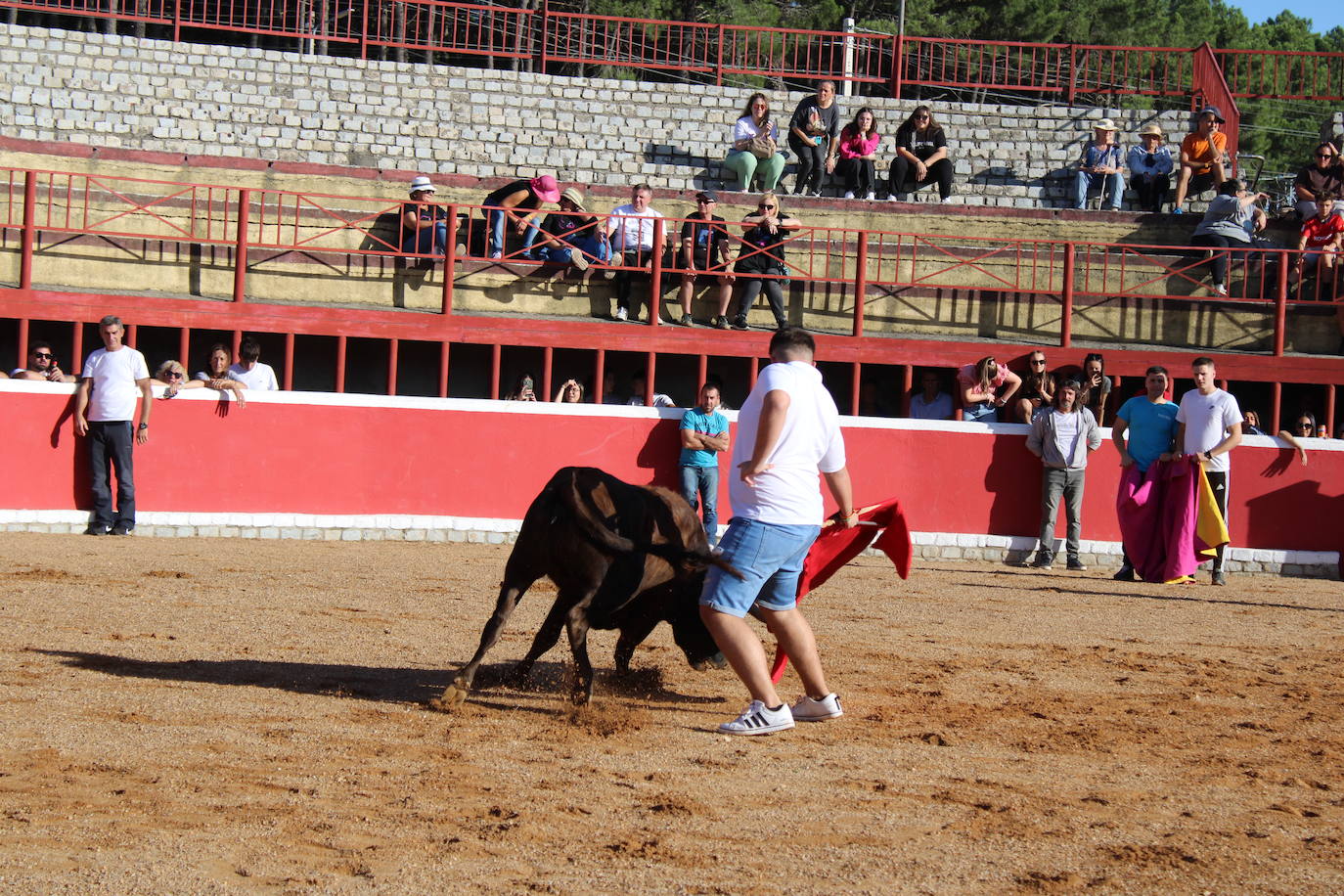 Emotivo y animado inicio de fiestas en San Miguel de Valero