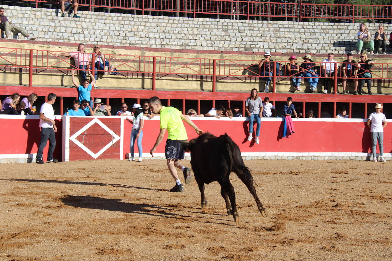 Emotivo y animado inicio de fiestas en San Miguel de Valero