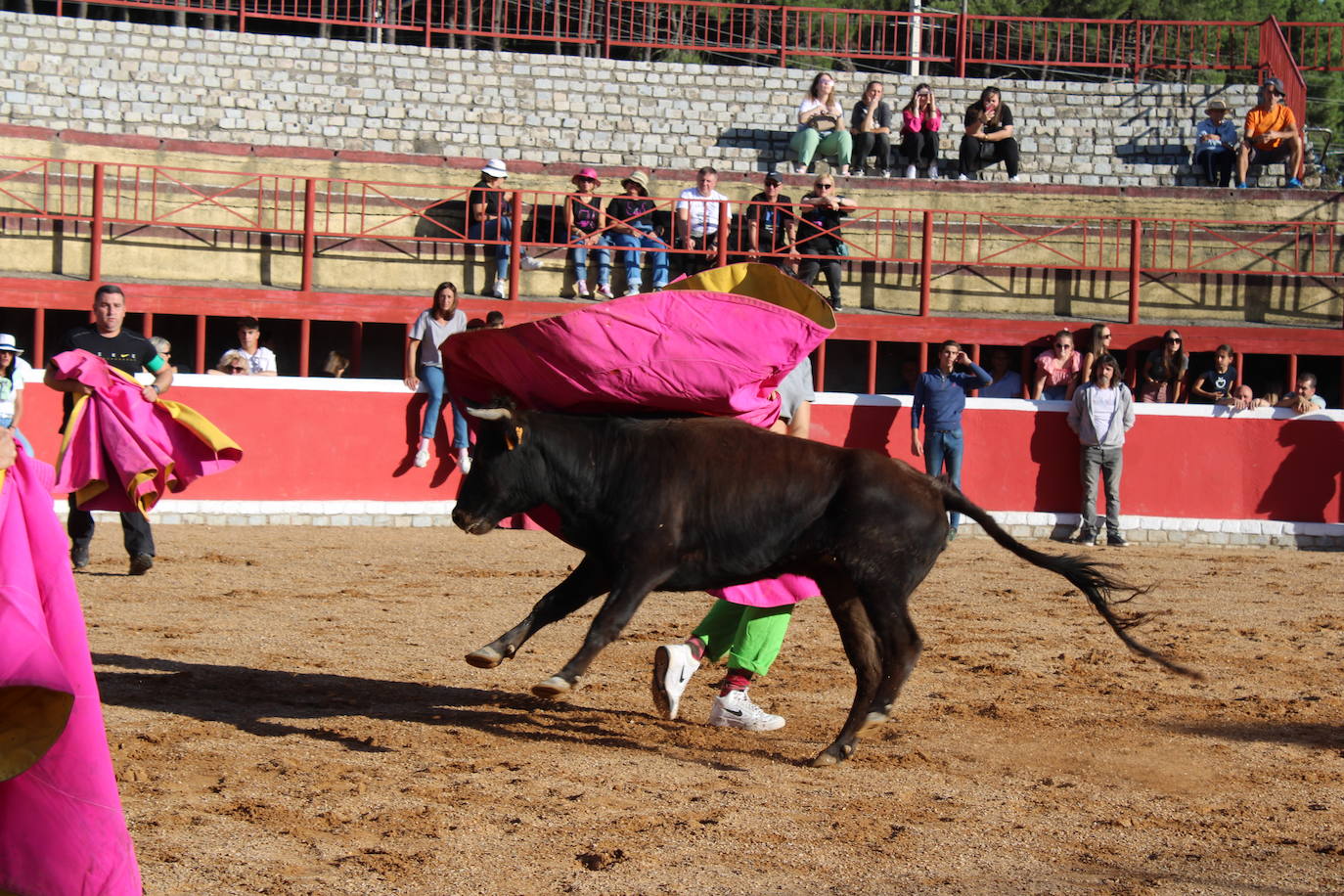 Emotivo y animado inicio de fiestas en San Miguel de Valero