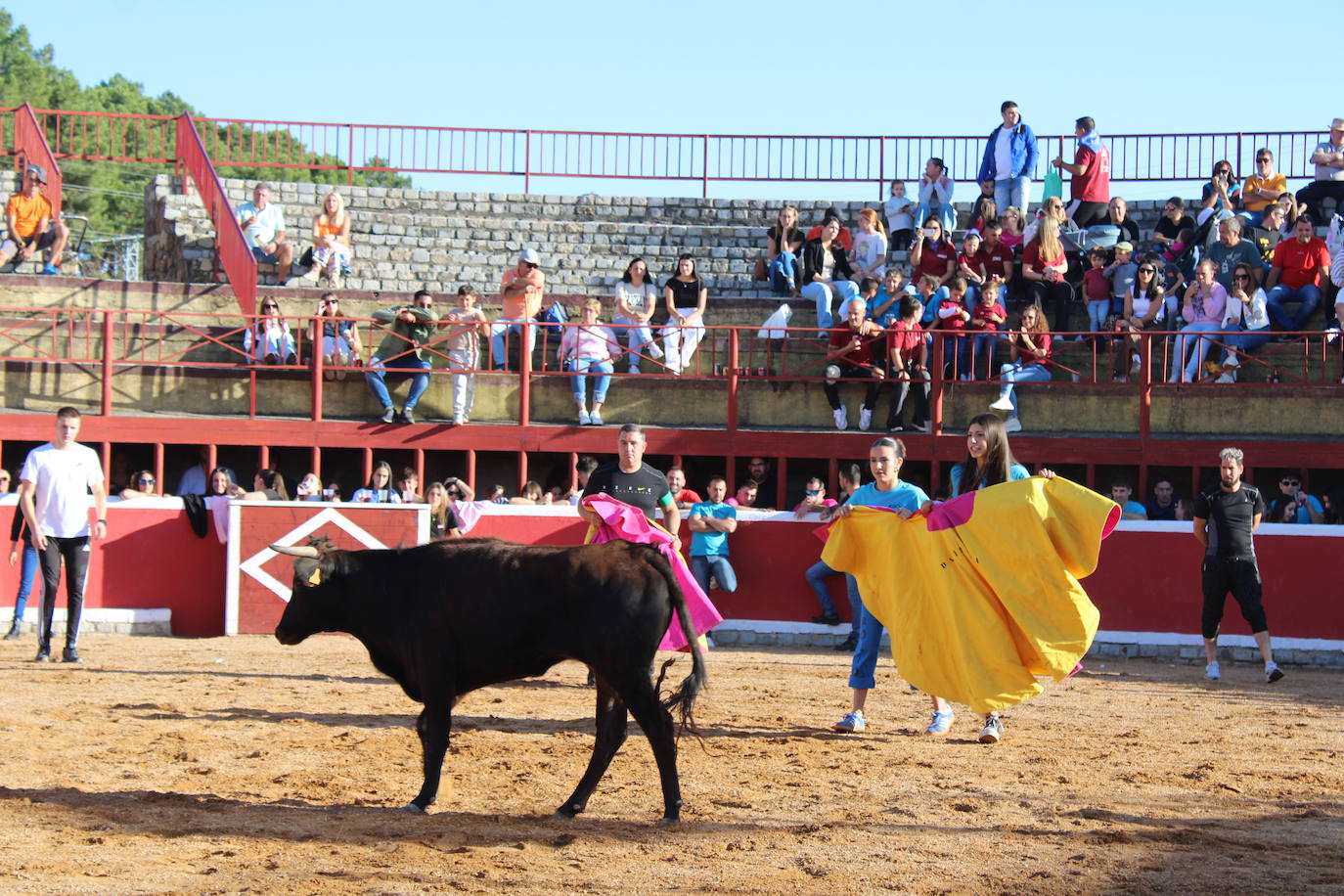 Emotivo y animado inicio de fiestas en San Miguel de Valero