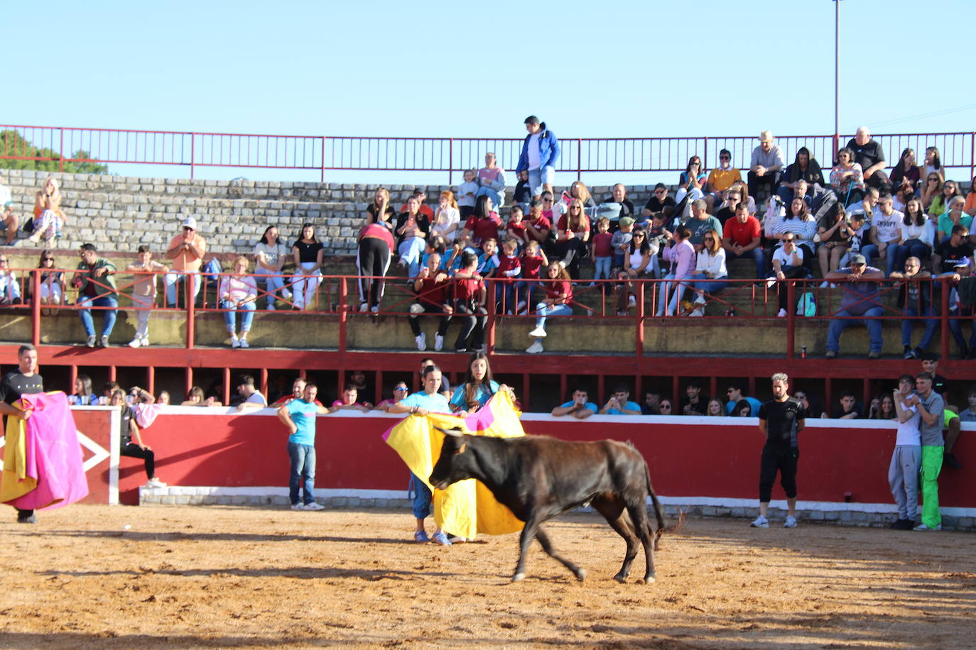 Emotivo y animado inicio de fiestas en San Miguel de Valero