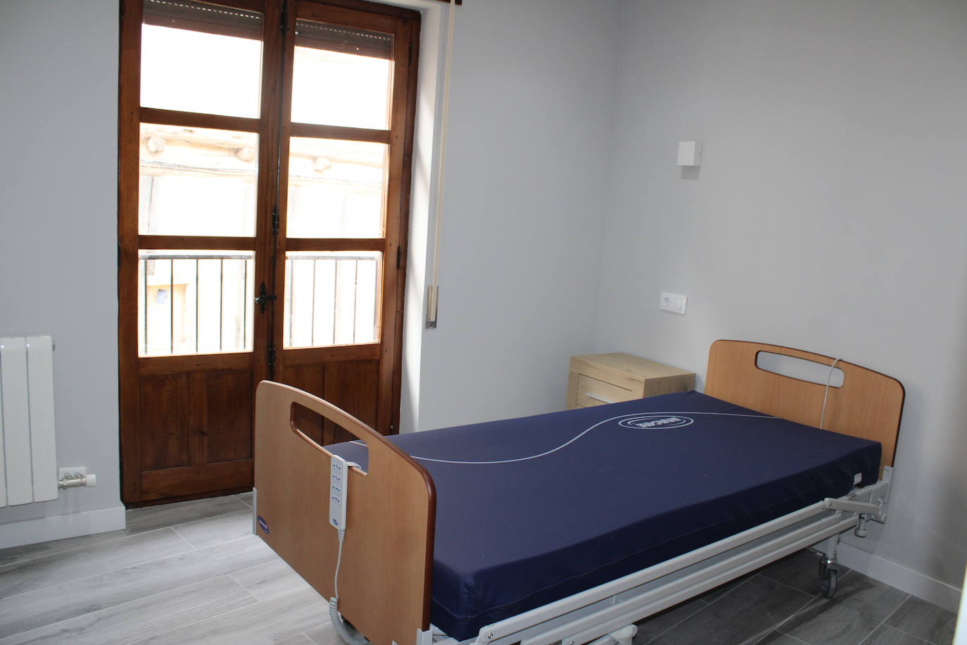 Todo listo en San Esteban de la Sierra para estrenar sus &quot;Viviendas en red&quot; para personas mayores