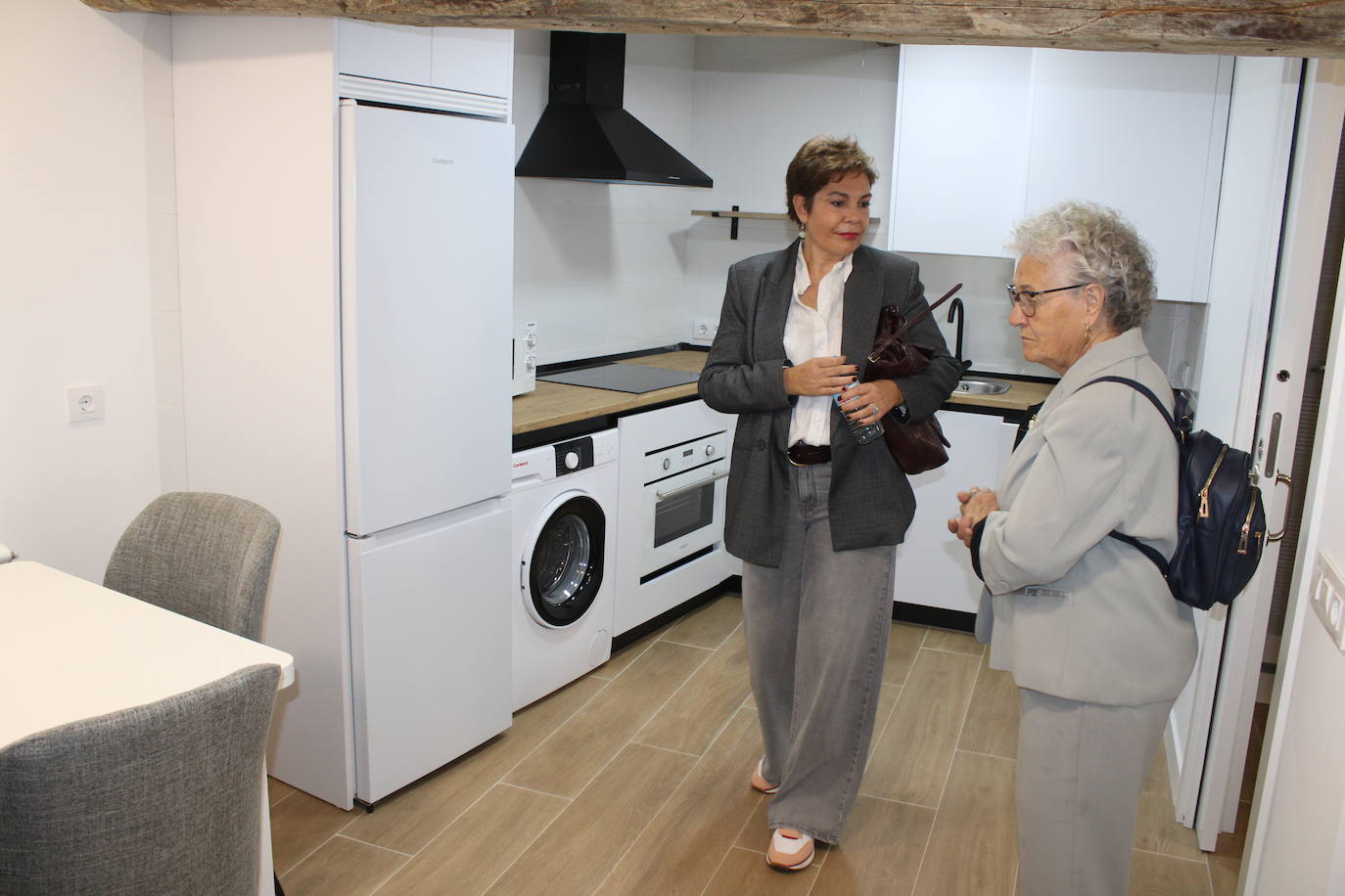 Todo listo en San Esteban de la Sierra para estrenar sus &quot;Viviendas en red&quot; para personas mayores
