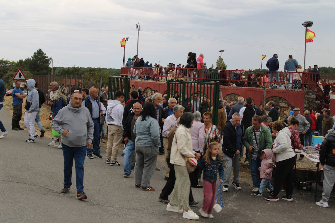 San Miguel de Valero disfruta con su fiesta y los toros
