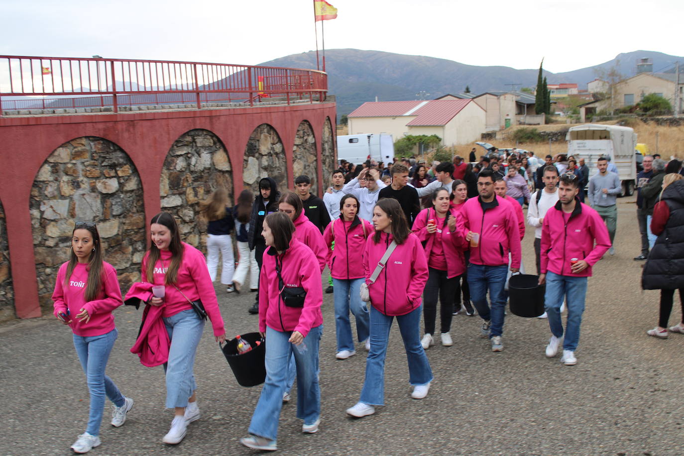 San Miguel de Valero disfruta con su fiesta y los toros
