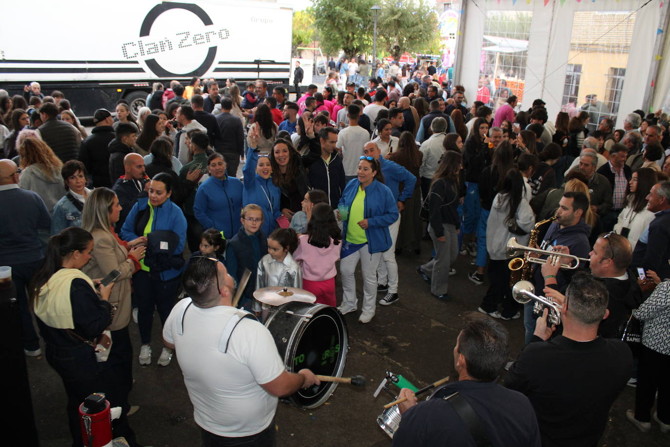 San Miguel de Valero disfruta con su fiesta y los toros