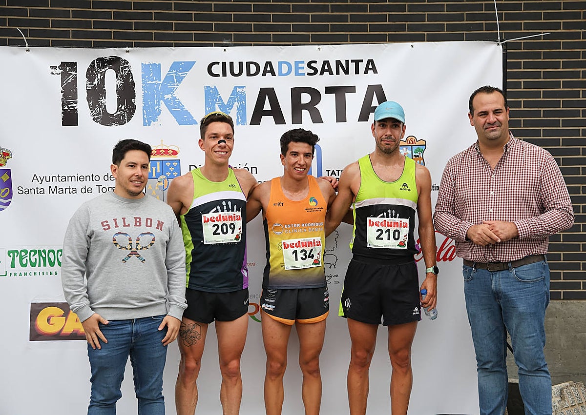 Imagen secundaria 1 - Pablo Herrero y Ester Rodríguez son los más rápidos en Santa Marta