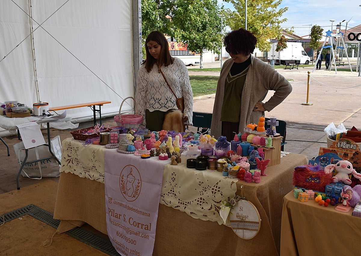 Imagen secundaria 1 - Santiz disfruta con el mercado medieval de sus fiestas