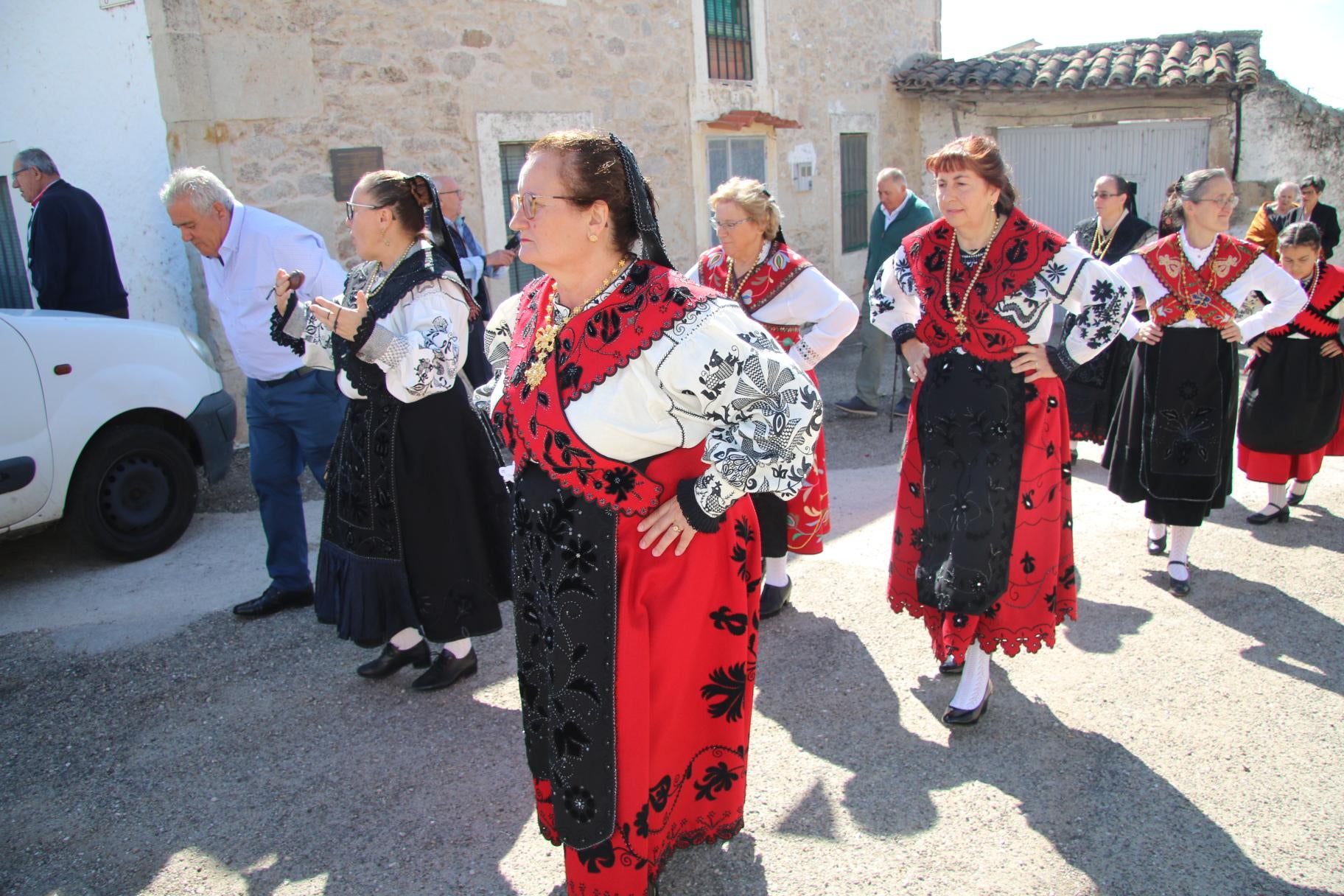 Cierre festivo en Juzbado con la gran procesión