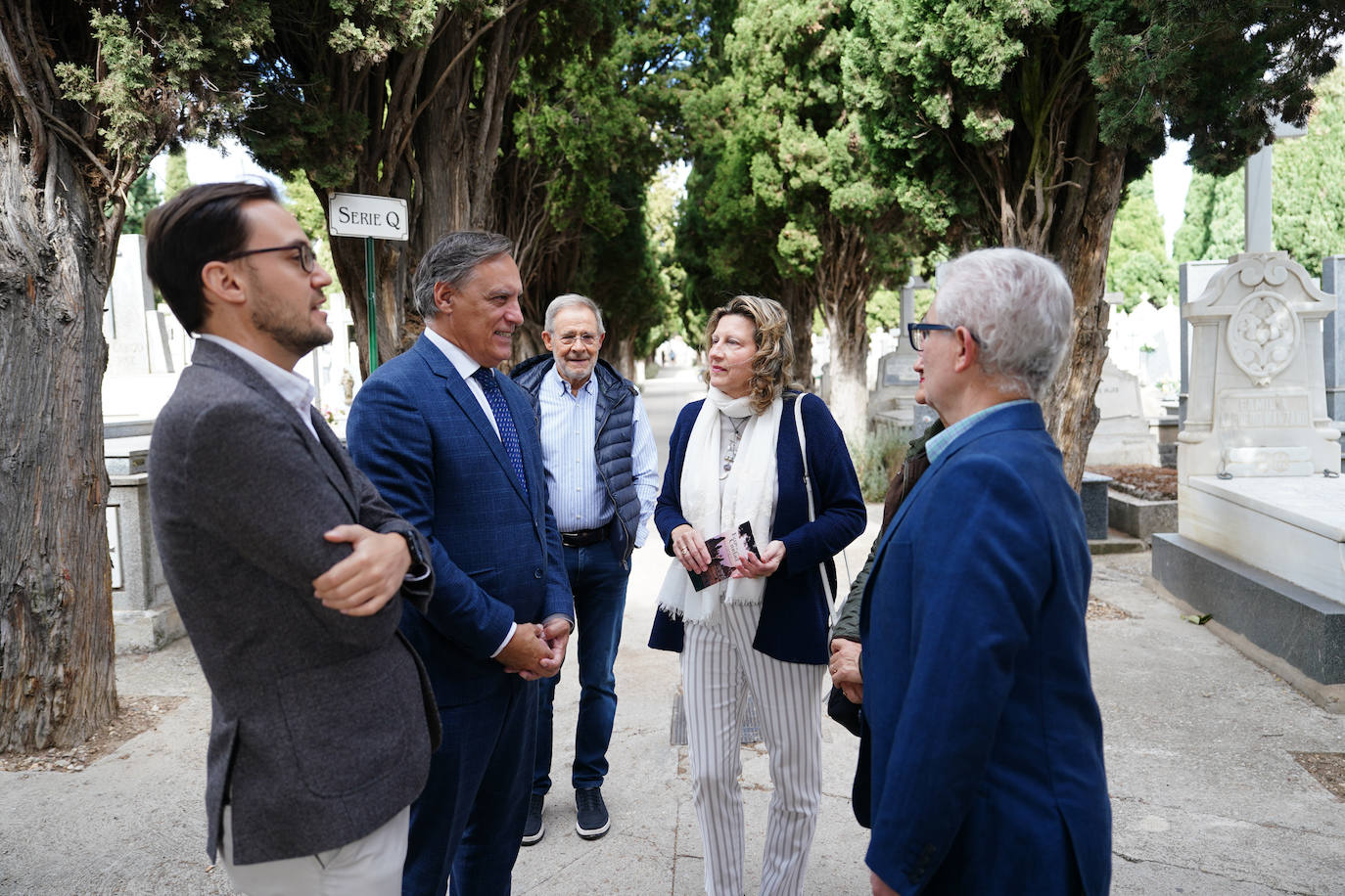 Rutas guiadas para estrenar la nueva señalización histórica del cementerio