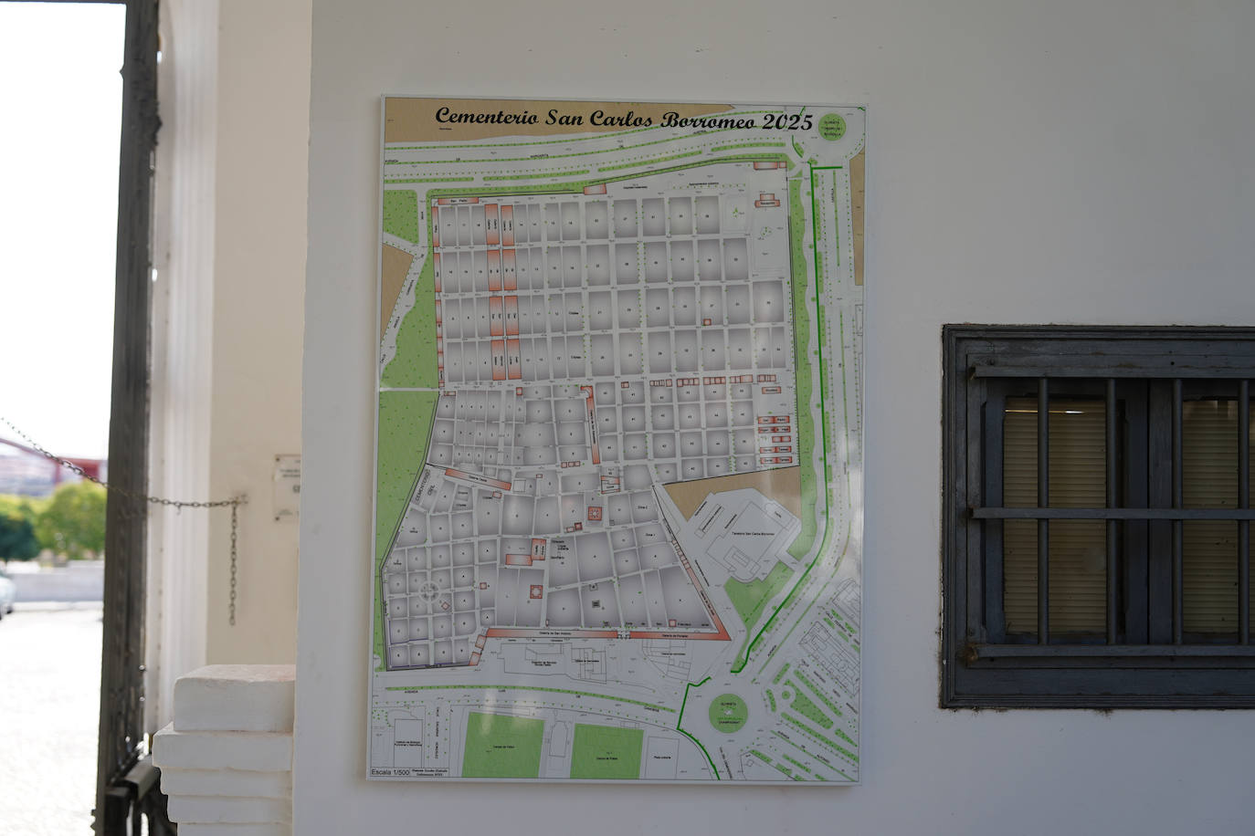 Rutas guiadas para estrenar la nueva señalización histórica del cementerio