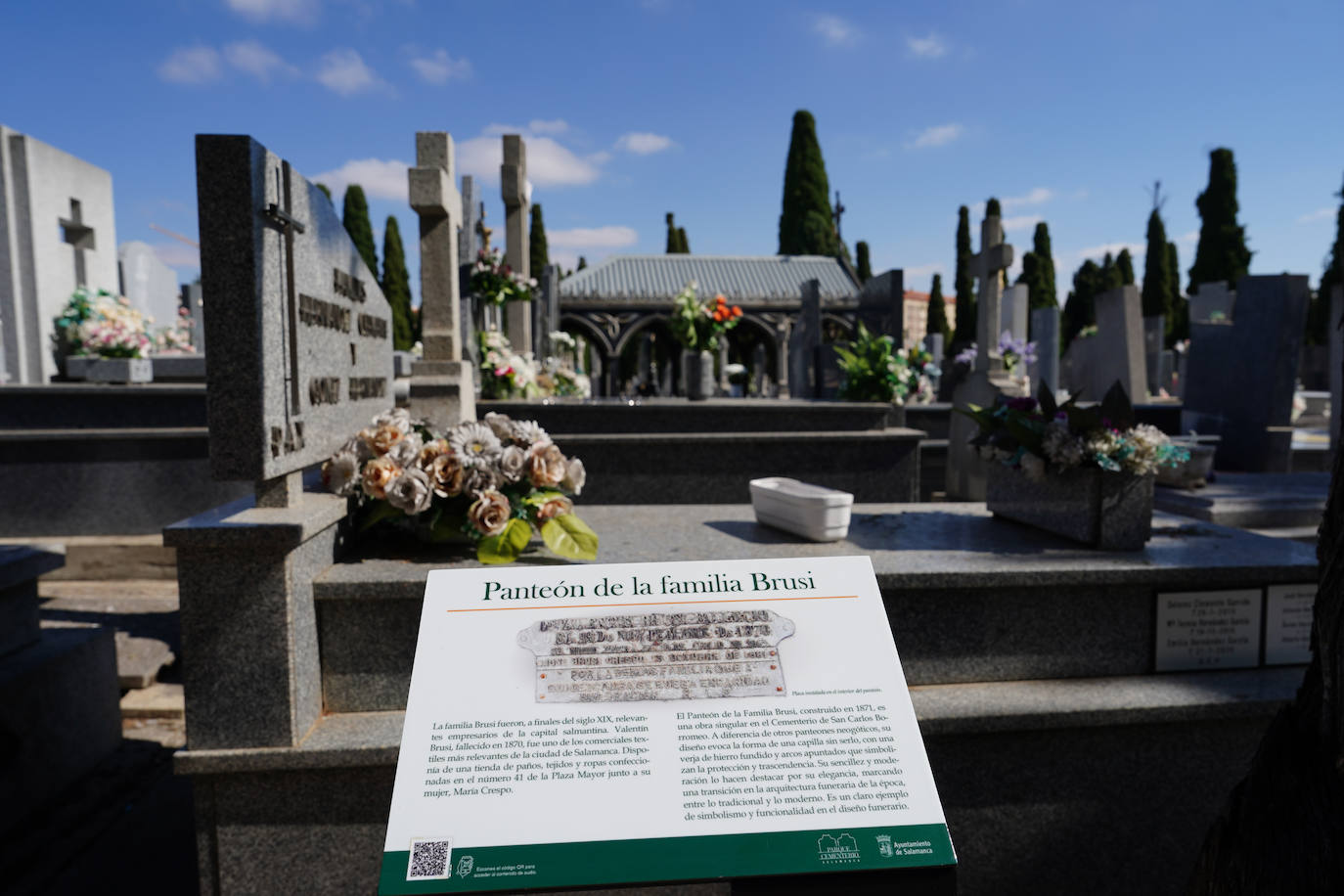 Rutas guiadas para estrenar la nueva señalización histórica del cementerio