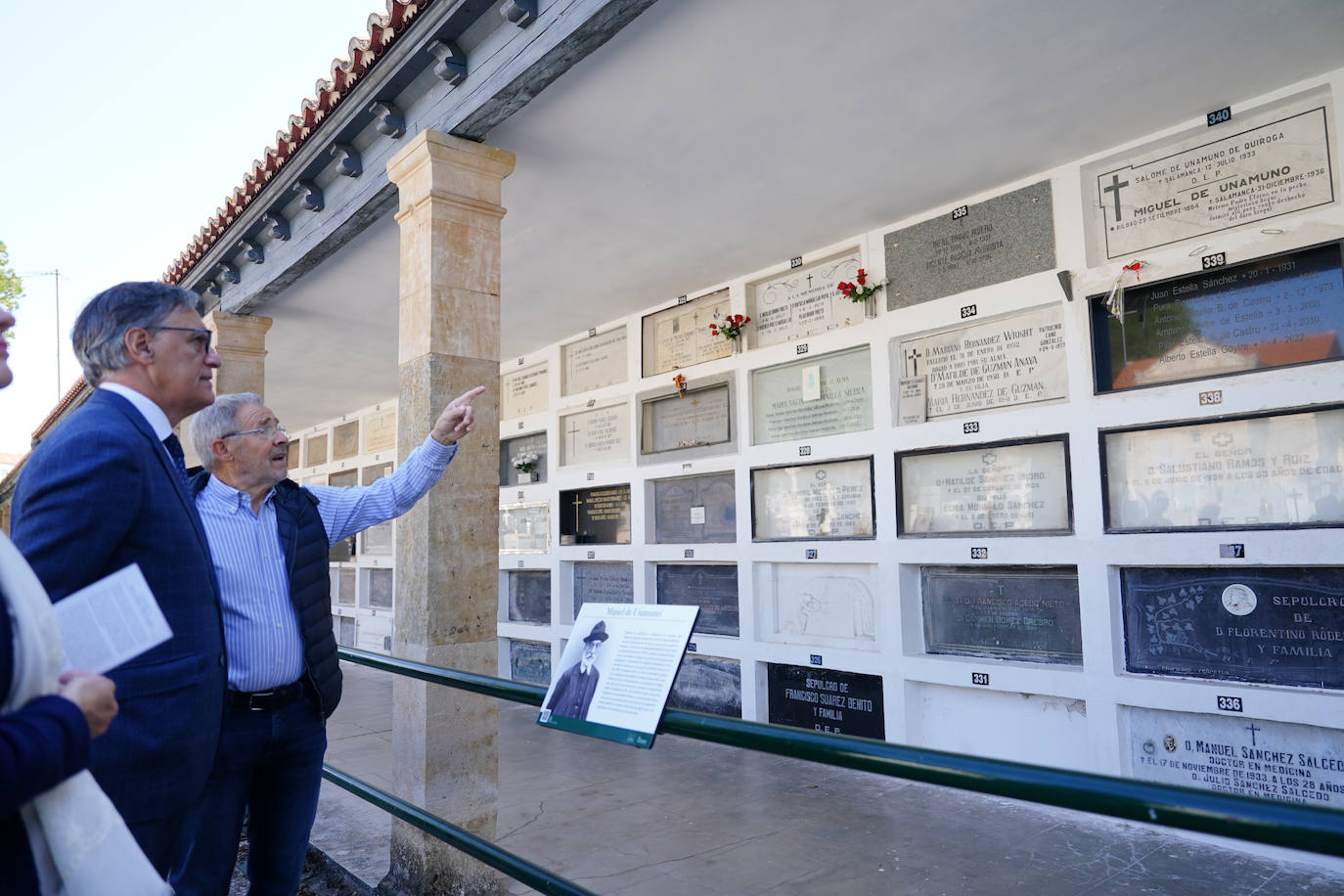 Rutas guiadas para estrenar la nueva señalización histórica del cementerio