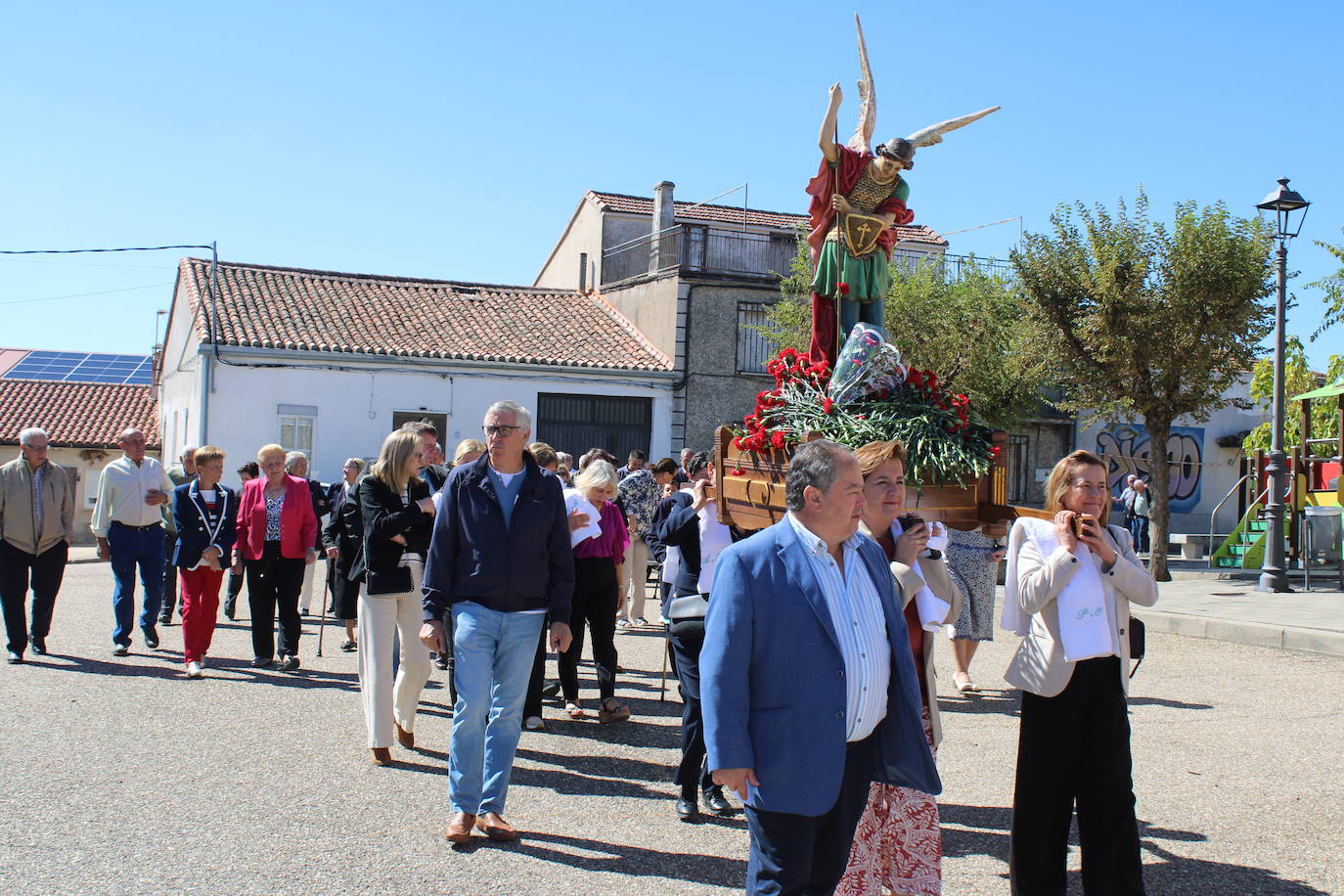 Alegre final de fiesta en San Miguel de Valero