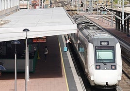 Un tren en la estación de Salamanca.