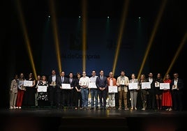 Imagen del acto de la Gala de Comercio junto a García Carbayo.