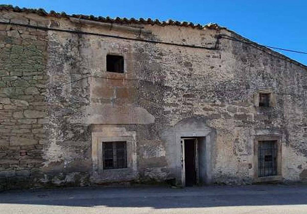 Esta casa en ruinas será el futuro centro de artesanía de Monleras