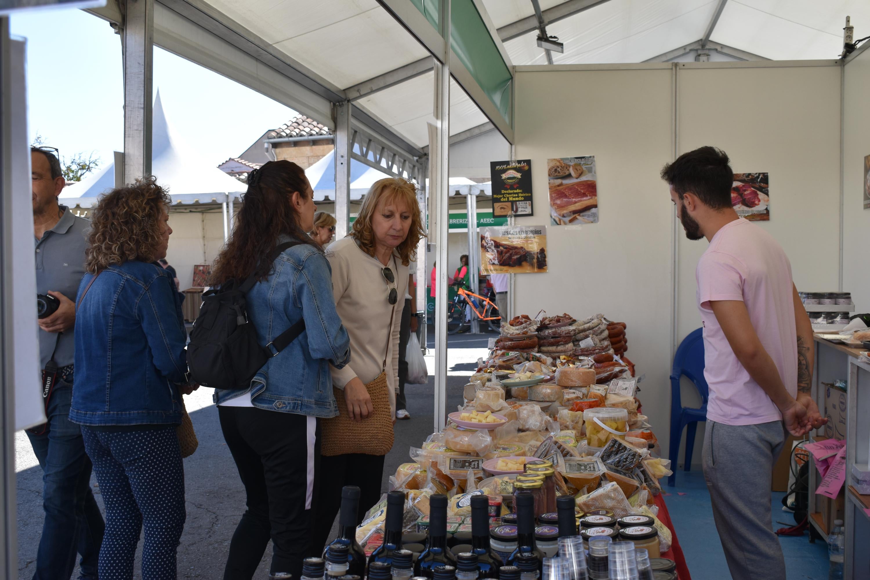 Cabrerizos triunfa con su feria agroalimentaria