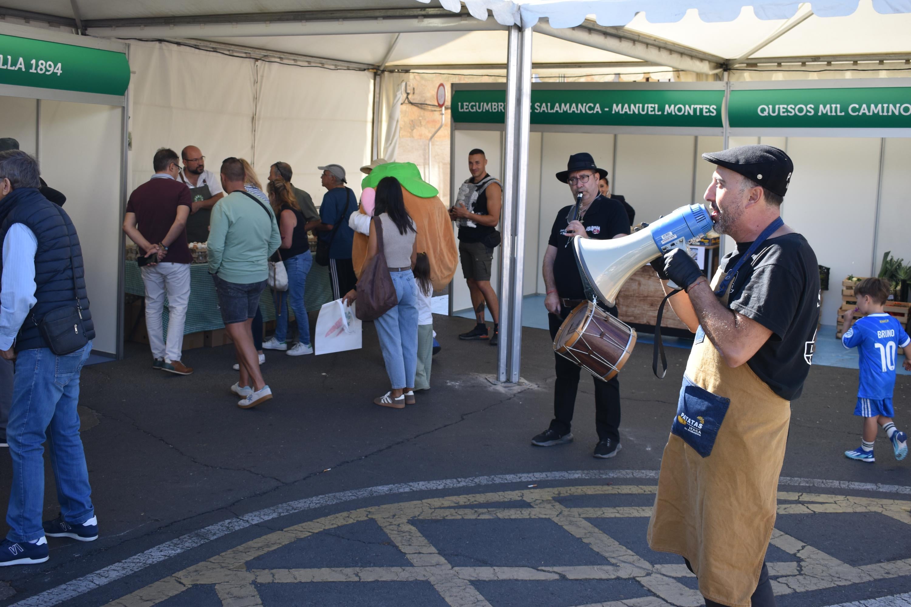 Cabrerizos triunfa con su feria agroalimentaria