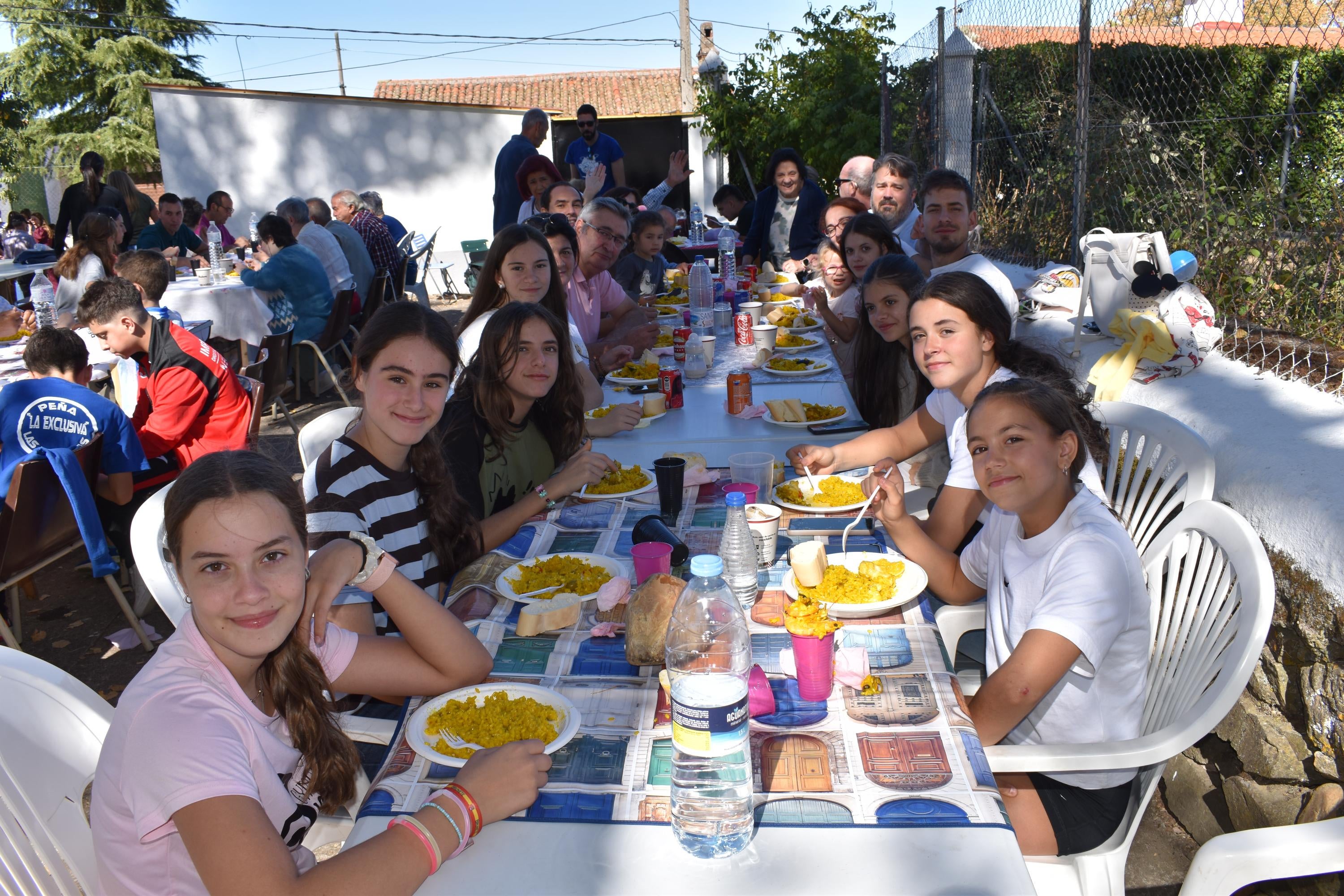 La paella de Las Veguillas reúne a 400 comensales