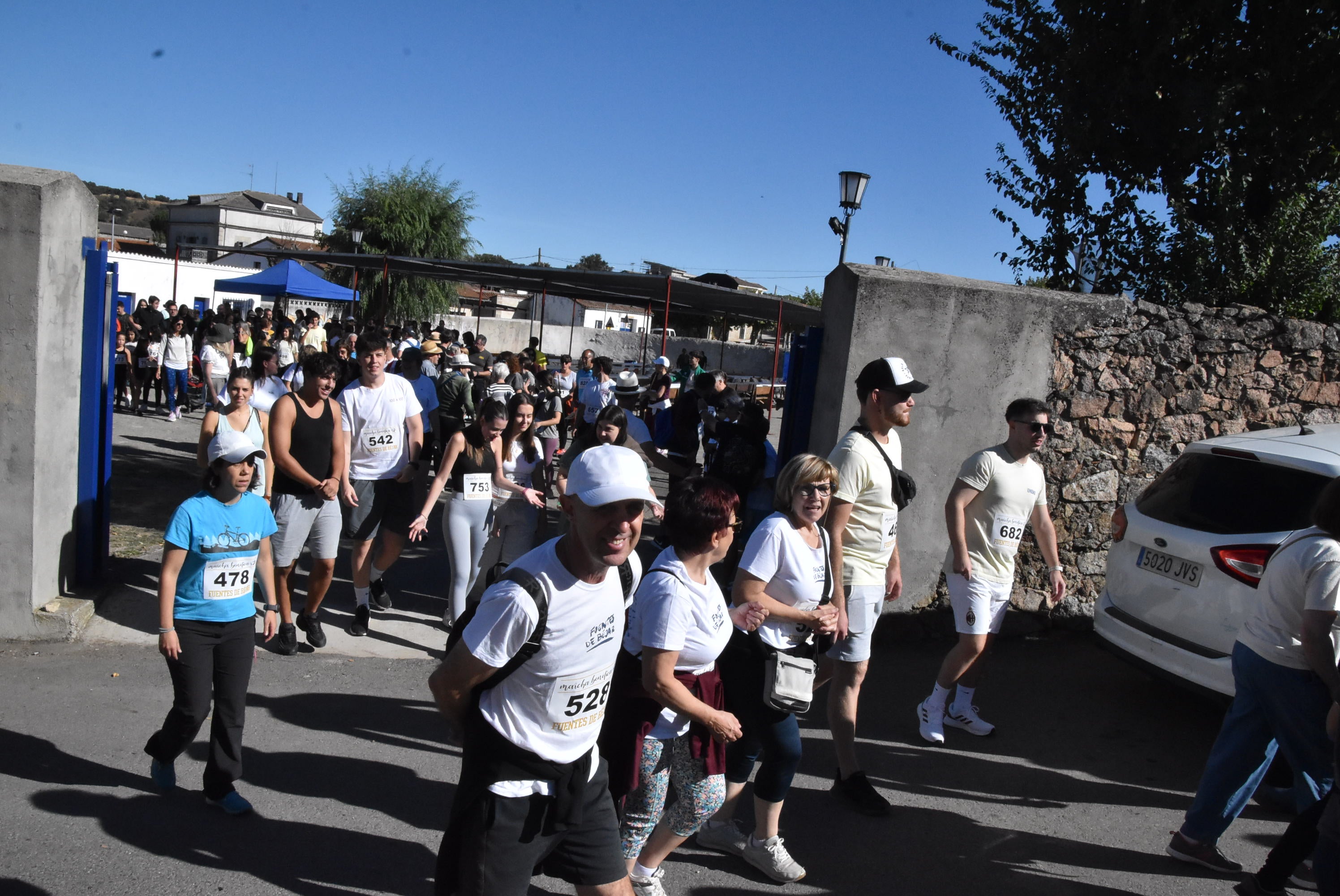 Fuentes de Béjar camina por la esclerosis múltiple