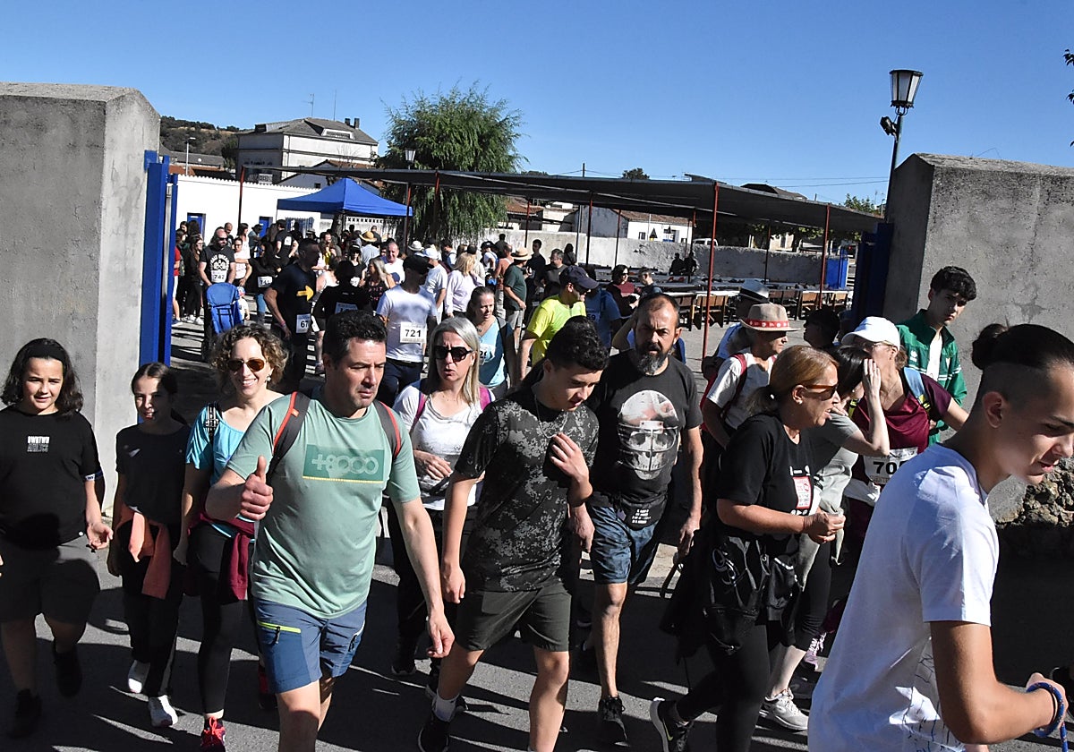 Fuentes de Béjar camina por la esclerosis múltiple