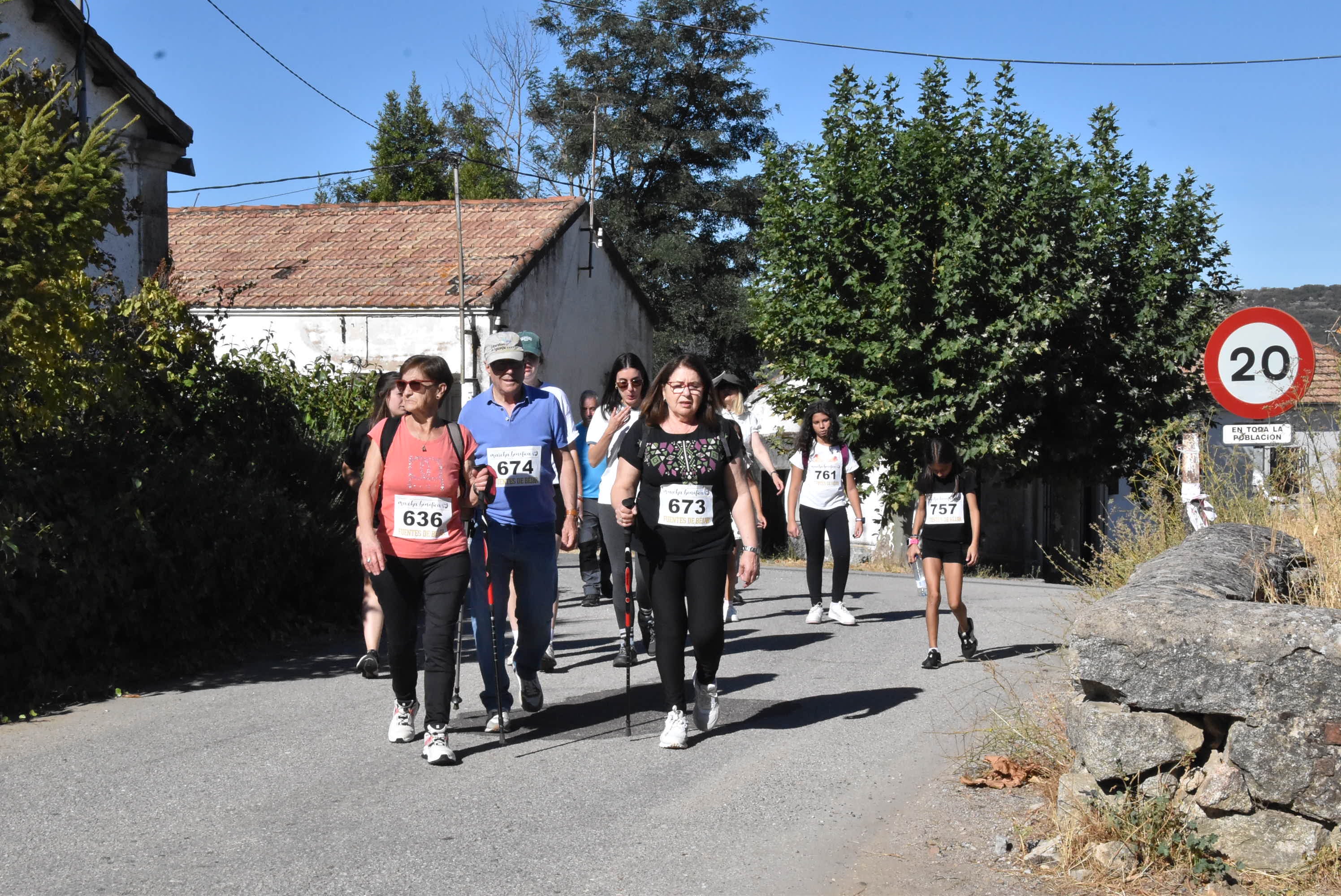 Fuentes de Béjar camina por la esclerosis múltiple