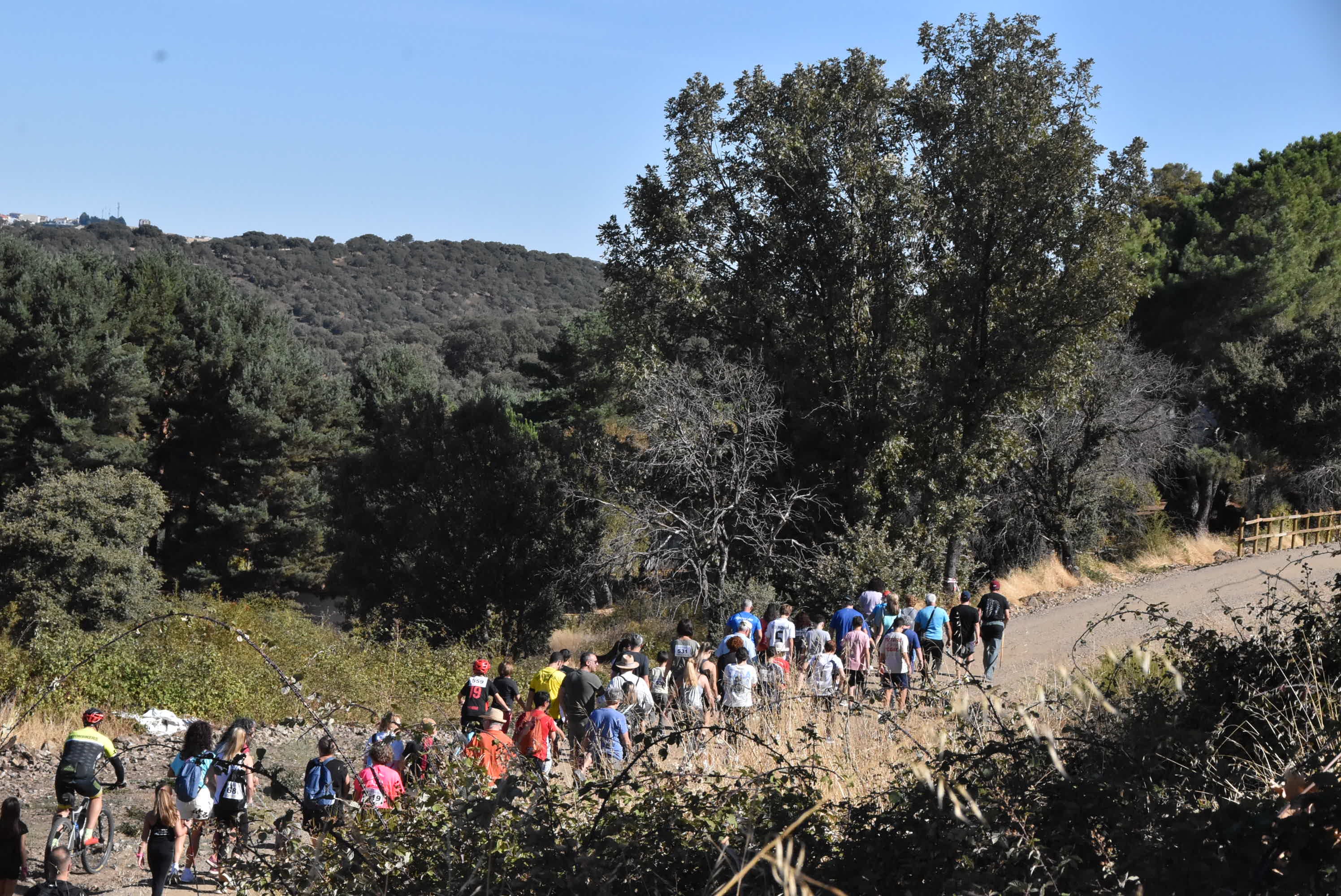 Fuentes de Béjar camina por la esclerosis múltiple