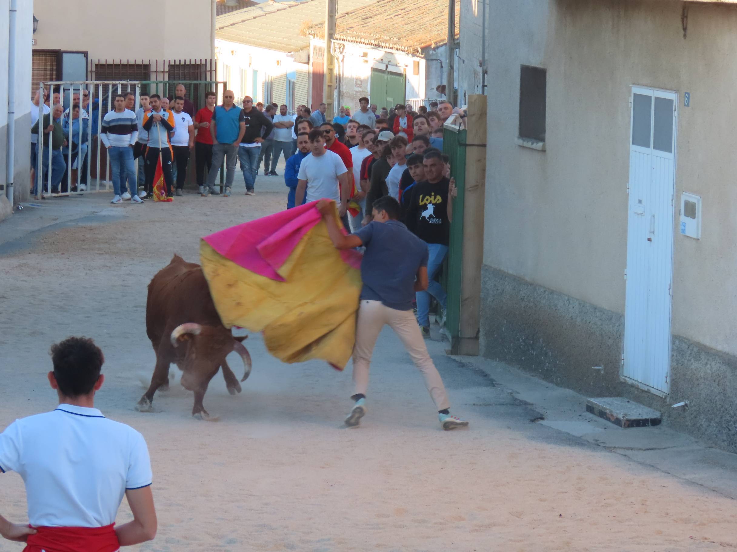 Derroche de adrenalina y alegría en las calles de Poveda de las Cintas