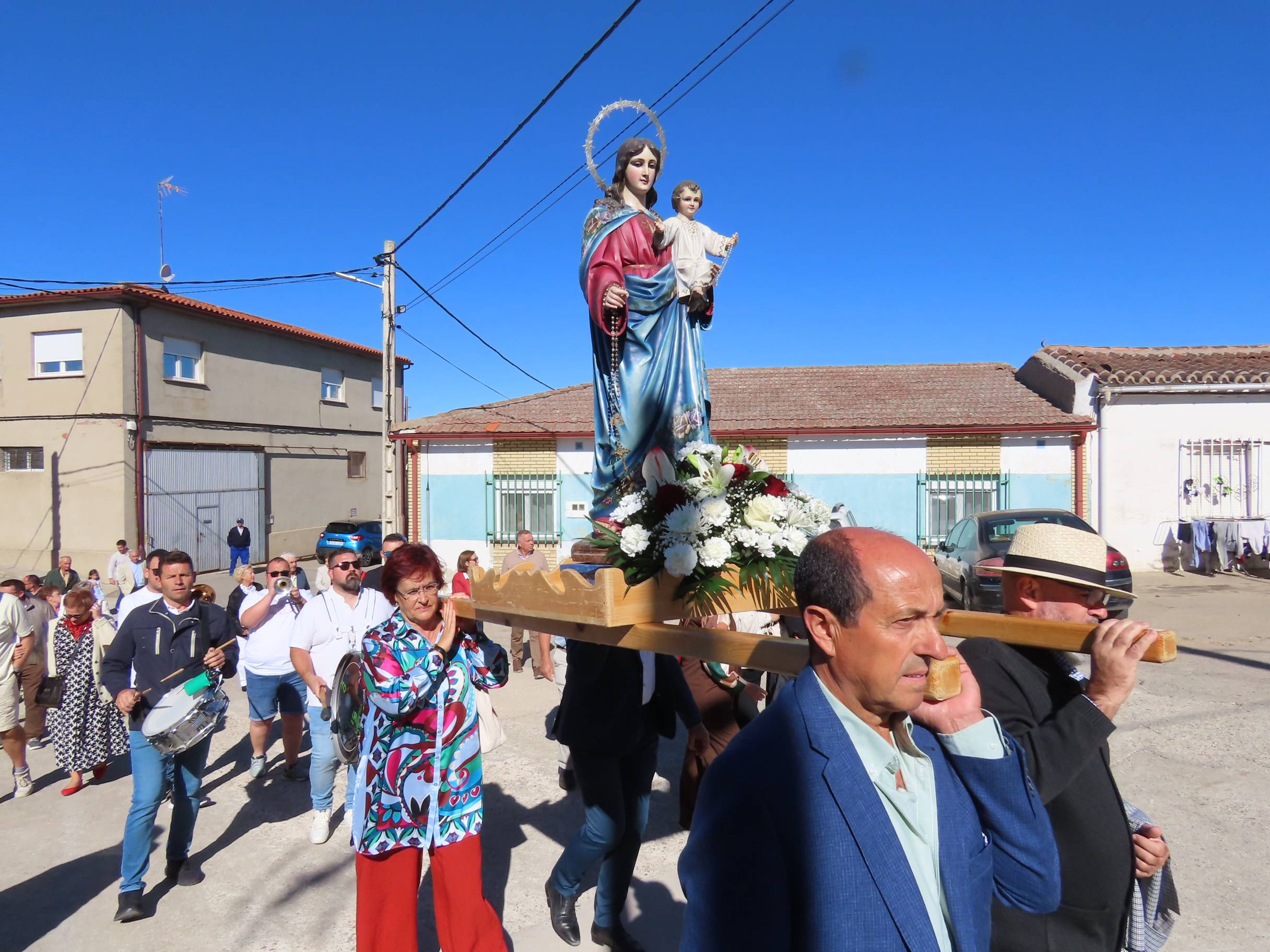 Derroche de adrenalina y alegría en las calles de Poveda de las Cintas