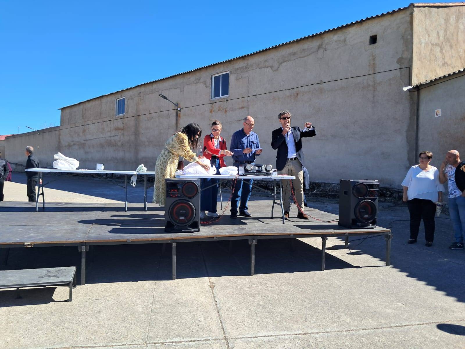 La &#039;Torta Rica&#039; tradicional de Coca de Alba para todo el pueblo