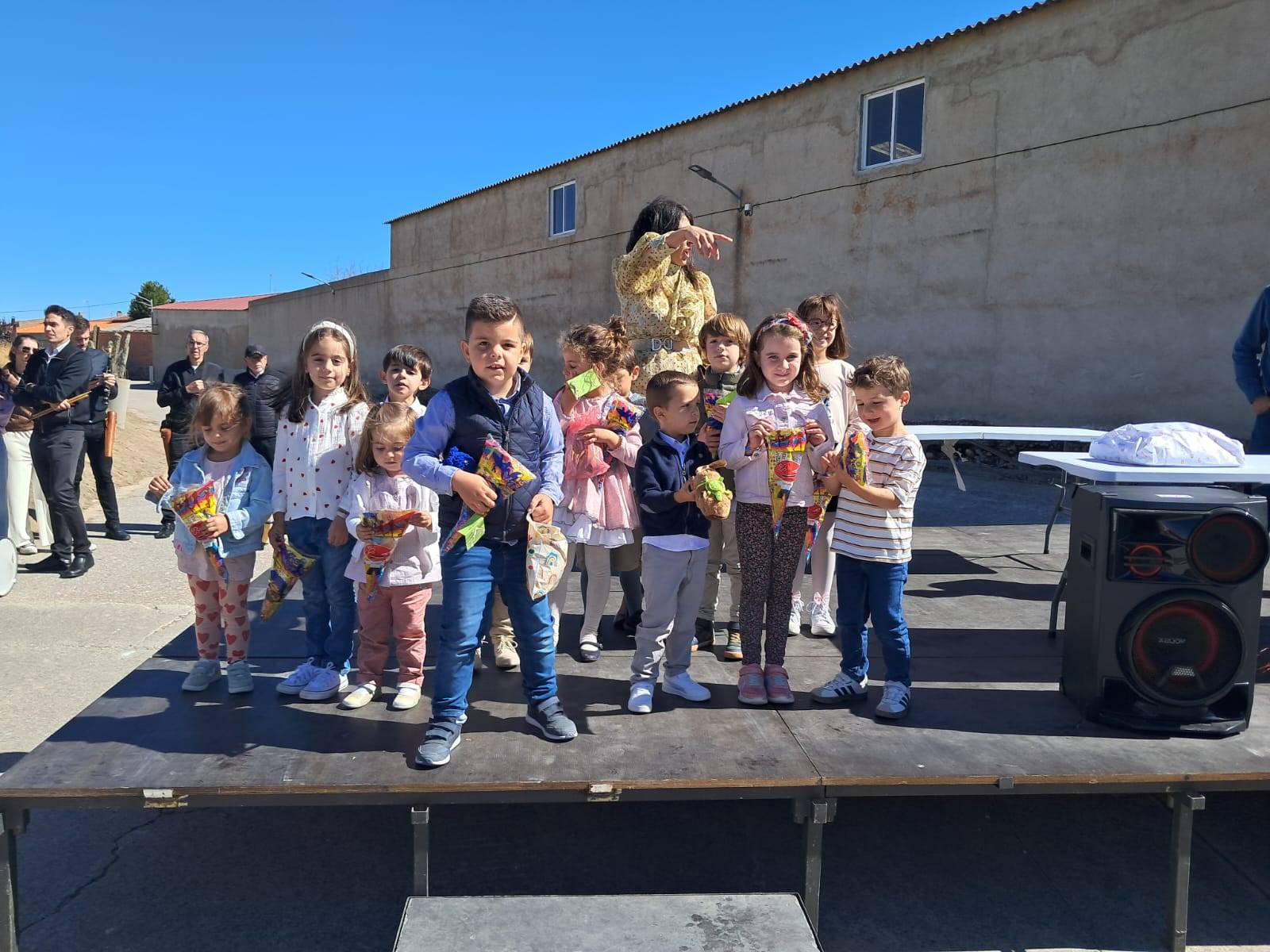 La &#039;Torta Rica&#039; tradicional de Coca de Alba para todo el pueblo