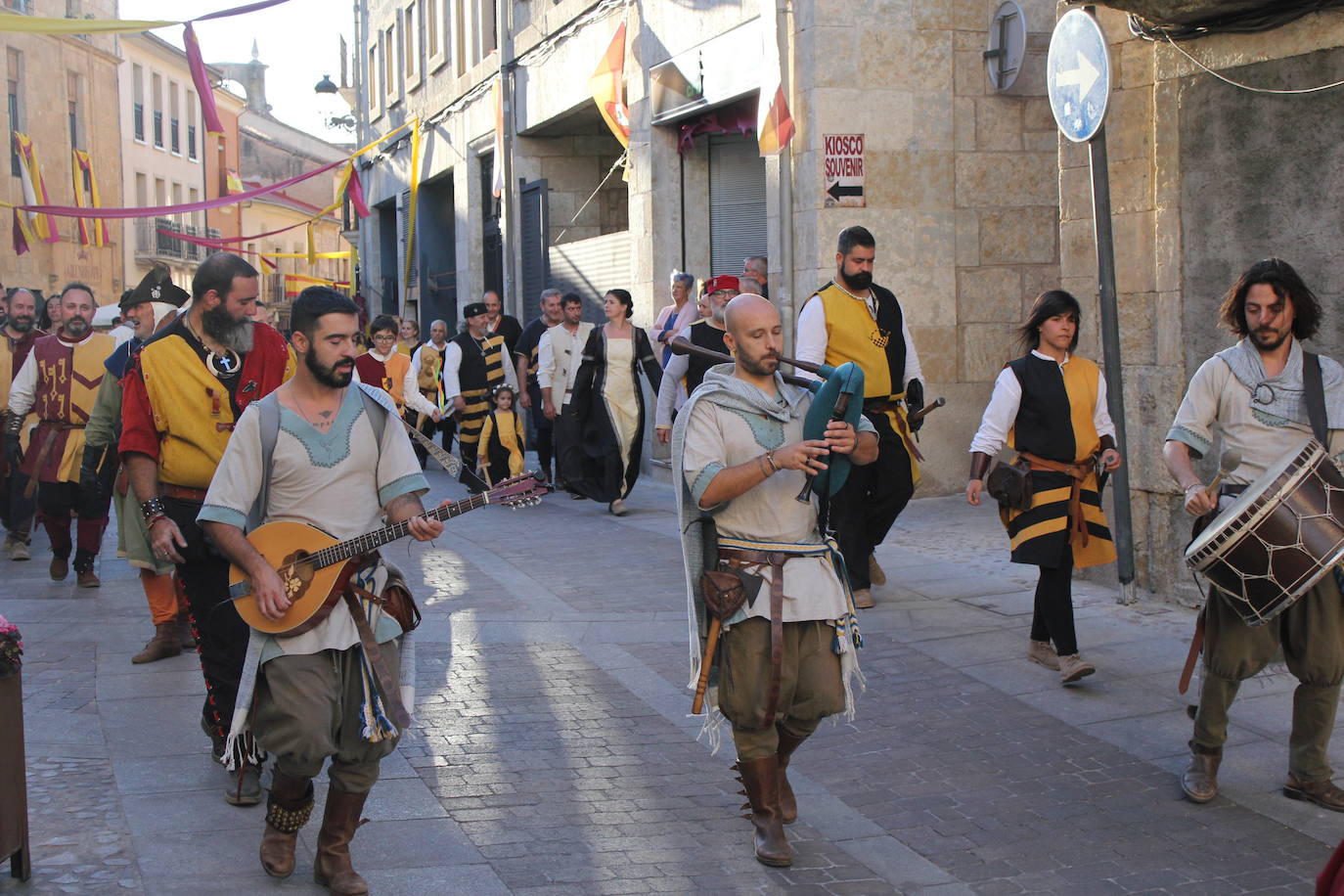 Ciudad Rodrigo despide la VIII Feria Medieval con el poderío de los caballeros