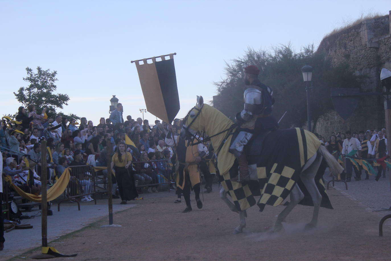 Ciudad Rodrigo despide la VIII Feria Medieval con el poderío de los caballeros