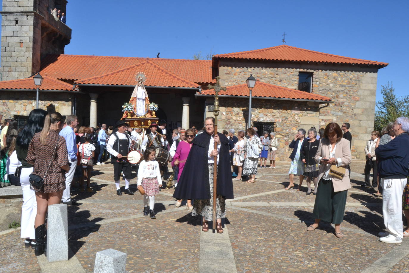 El Maíllo rinde pleitesía a la Virgen del Rosario