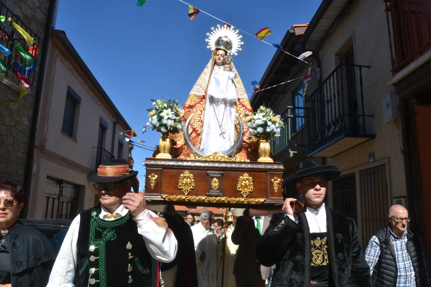 El Maíllo rinde pleitesía a la Virgen del Rosario