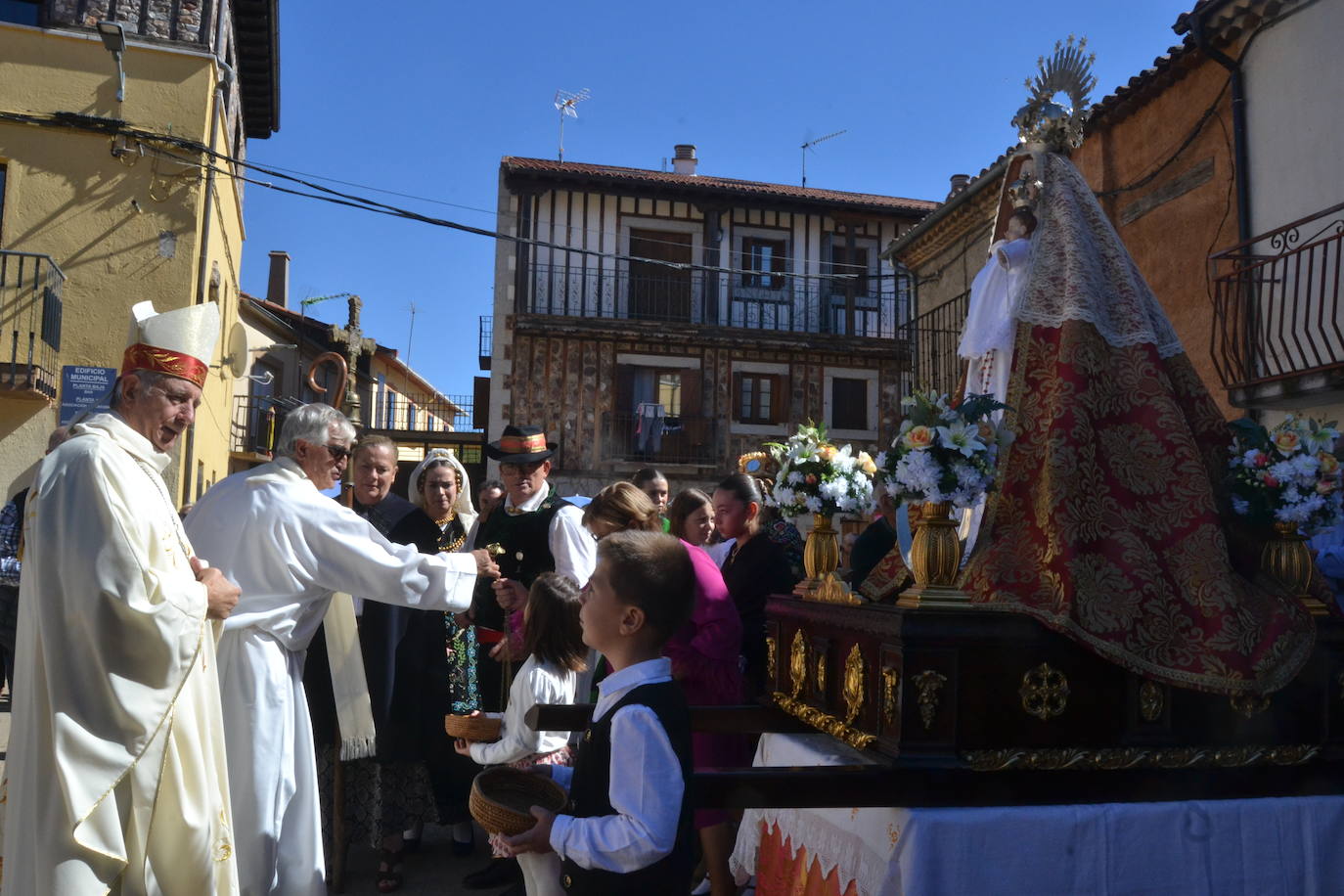 El Maíllo rinde pleitesía a la Virgen del Rosario