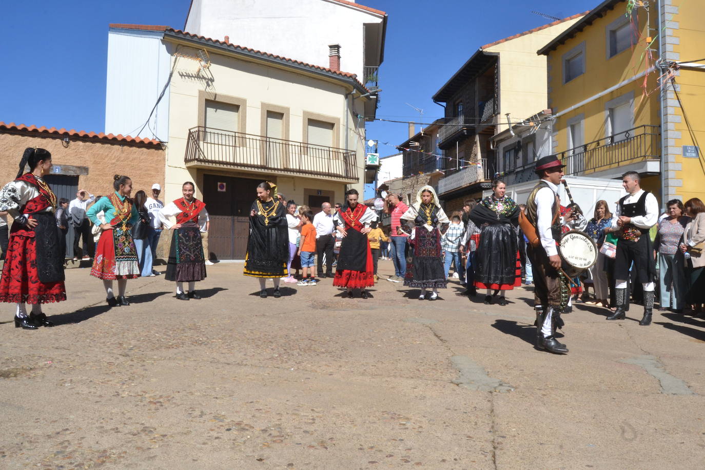 El Maíllo rinde pleitesía a la Virgen del Rosario