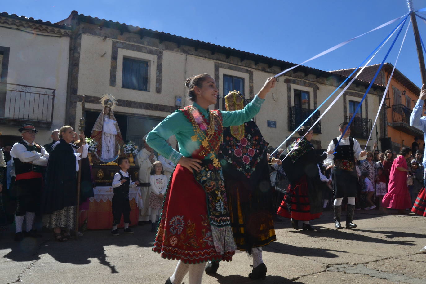 El Maíllo rinde pleitesía a la Virgen del Rosario