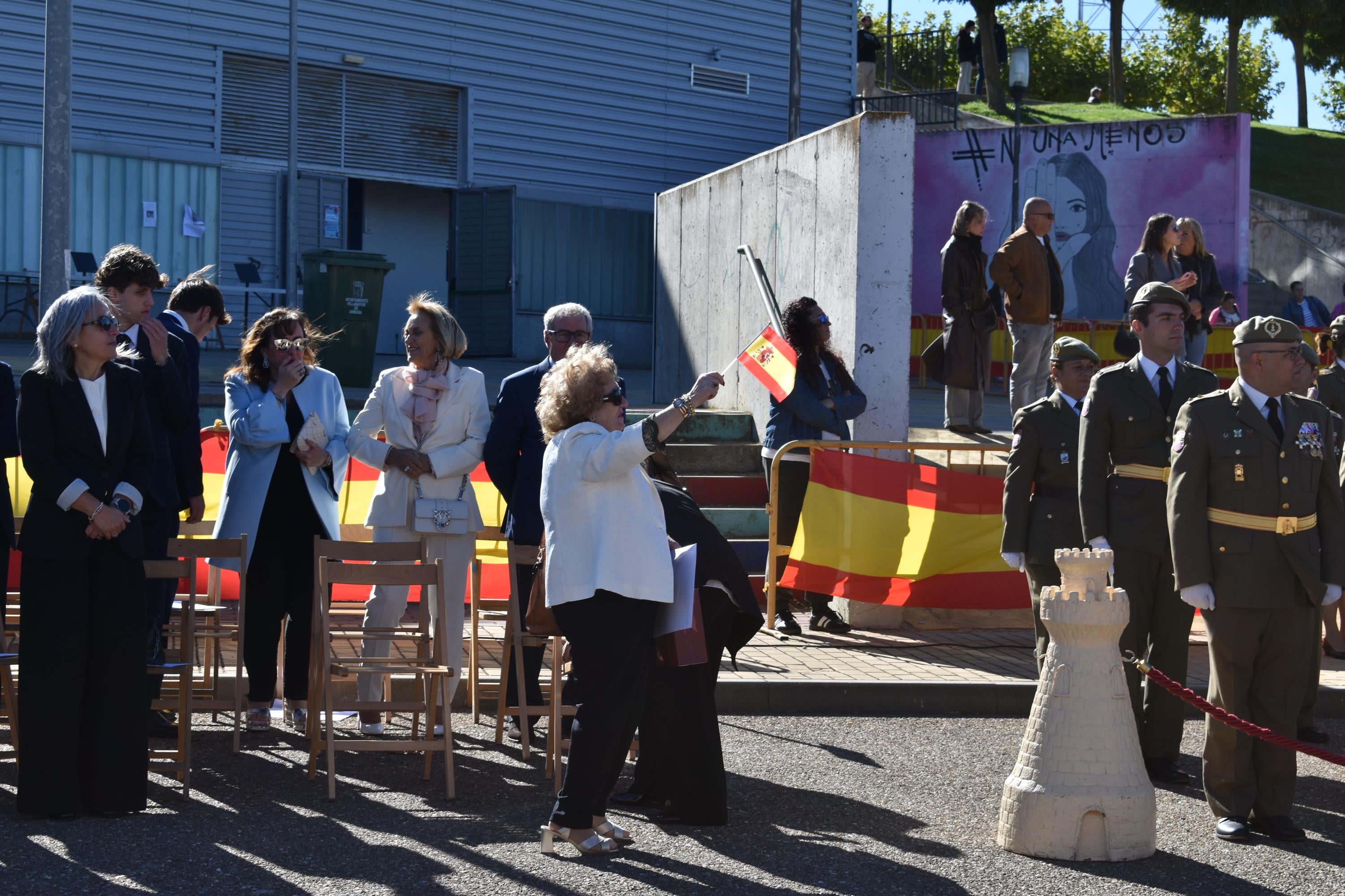Villamayor celebra su primera Jura de Bandera civil con la participación de 104 ciudadanos