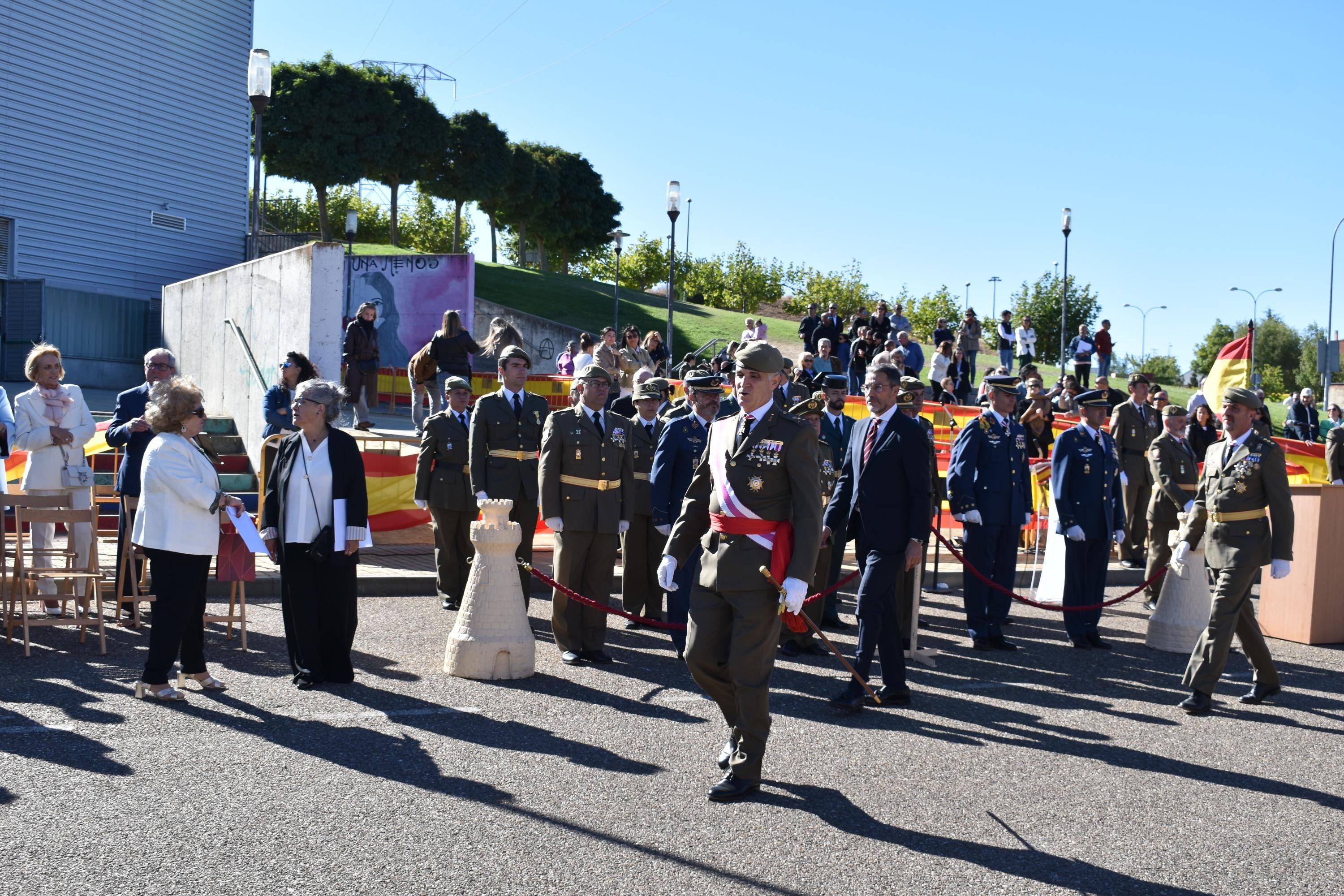 Villamayor celebra su primera Jura de Bandera civil con la participación de 104 ciudadanos