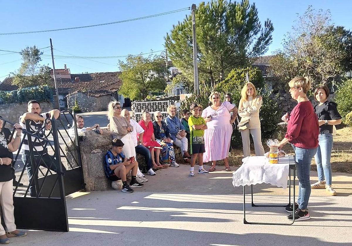 Imagen principal - Diferentes momentos de la celebración.